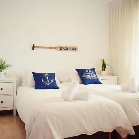 公寓 Luminoso De 3 A Pie De Playa En *